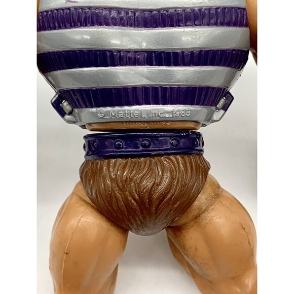 Vtg 1983 Masters Of The Universe Fisto Action Figure MOTU He-Man W/ Sword Chest - Picture 6 of 6